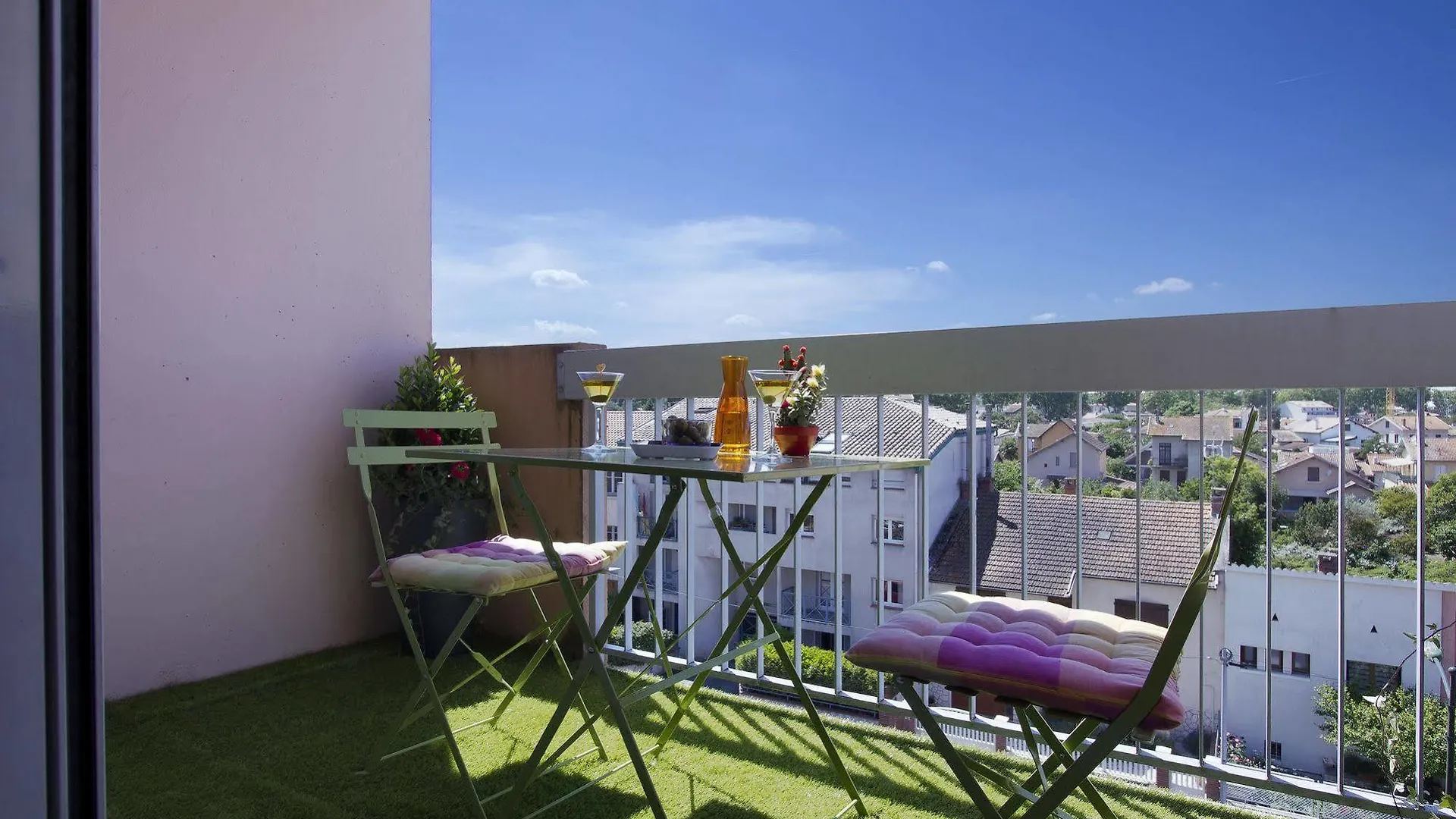 Sweethome Garonne Tuluza 0*,  Francja